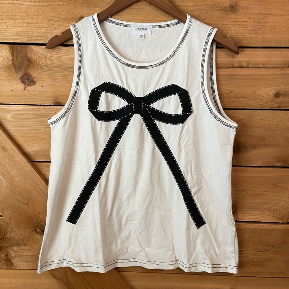 Anniewear White Tank Top with Black Bow and Stitching